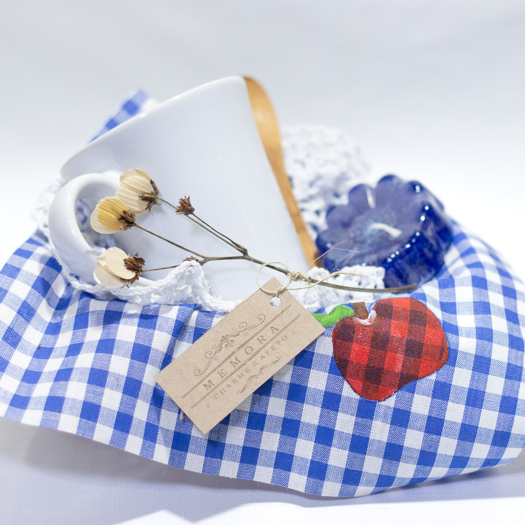 Brisa Azul: Caneca Tulipa, Vela e Artesanato Afetivo