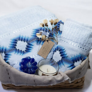 Banho de Brisa: Duo Karsten Azul Bordado & SPA Natural
